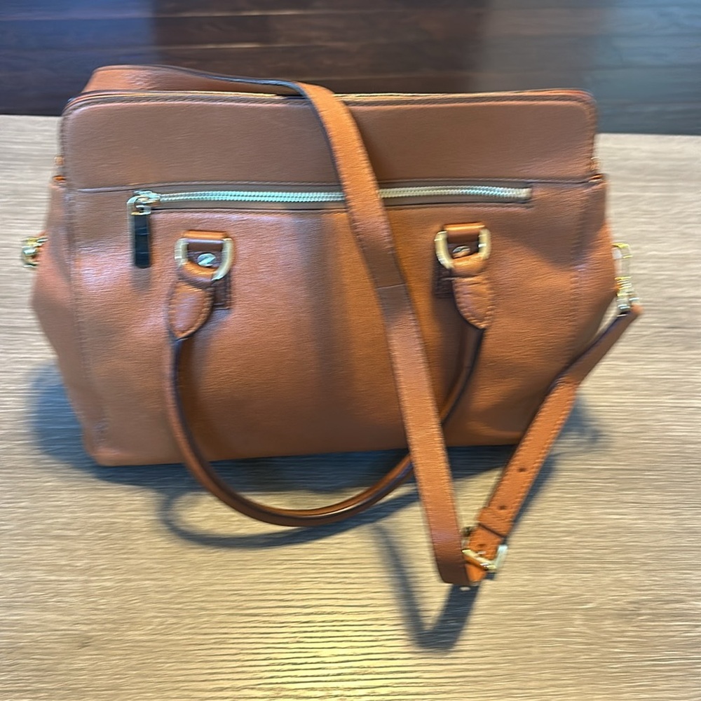 Michael Kors Tan Leather Astrid Satchel Clasp Front Closure Excellent Condition - Picture 2 of 8